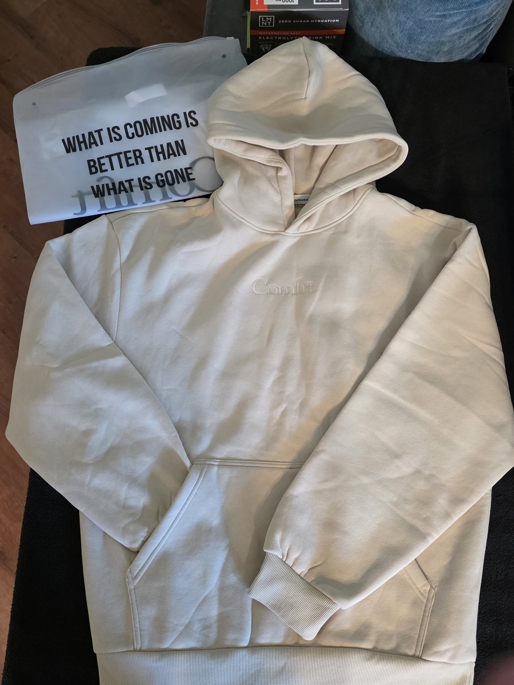 NWT Comfrt Signature Hoodie